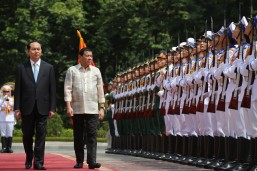 Duterte responds to US senators: Stop being hypocrites