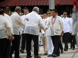 Duterte tells Rizal descendants: I wish I were one of you