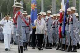 President Rodrigo Duterte led the commemoration marking the 120th death anniversary of the country's national hero, Dr. Jose Rizal on Tuesday (Dec. 30, 2016). Presudent Duterte presided over the flag-raising and wreath-laying ceremonies at the Rizal Park Manila. (MNS photo)
