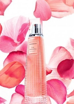 Women’s fragrances: a sparkling cocktail of flowers and fruit for fall