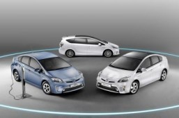 8 million hybrid cars sold by pioneer Toyota