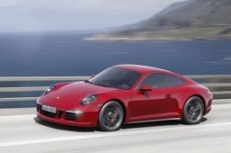 Porsche unveils new 911 GTS