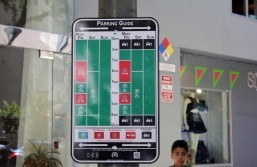 Mayor Garcetti unveils new easy-to-read parking signs