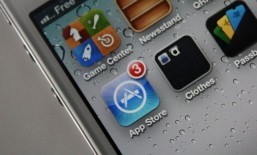 Viral video: Senator complains to Apple CEO about iPhone