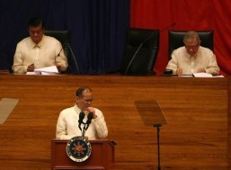 President Benigno Aquino III clears his throat as he delivers his fifth State of the Nation Address at the start of the second regular session of the 16th Congress on Monday, July 28. (MNS photo)