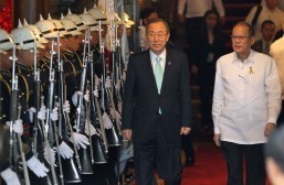 President Benigno S. Aquino III and United Nations (UN) Secretary General Ban Ki-Moon troop the line during the Departure Honors at the Malacañan Palace Main Lobby for his Courtesy Call on Saturday (December 21, 2013). The UN Chief is also scheduled to visit communities that were devastated by super typhoon Yolanda in Tacloban City, one of the areas hit hardest by the super typhoon when it made landfall in the Visayas and Southern Luzon last November 08, 2013. (MNS photo)