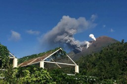 Mt. Bulusan explodes anew, its second in one month