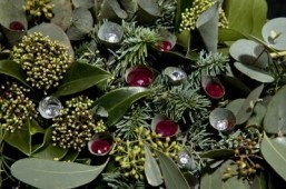 World's most expensive Christmas wreath by Pasi Jokinen-Carter and 77 Diamonds ©Suzanne Mitchell Photography