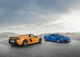 McLaren surprises Geneva crowds with new convertible