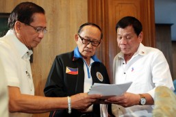 Duterte, FVR meet in Malacañang