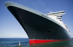 Dramatic photos show scale of man compared to ship