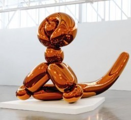 Jeff Koons scultpure goes on show in New York