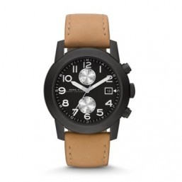 The "Larry" watch from Marc by Marc Jacobs has a brushed leather strap for a relaxed and casual look. ©Marc by Marc Jacobs