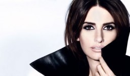 Penélope Cruz poses in Lancôme’s new mascara campaign