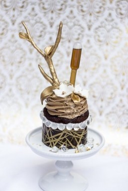 This is what a $900 cupcake looks like