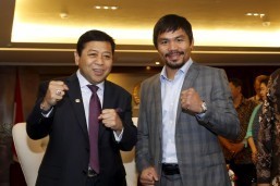 Tearful prayers as Manny Pacquiao visits death row Filipina