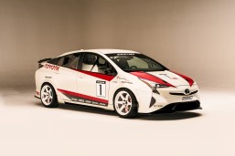 The Toyota Prius G Proves Hybrids Can Handle: Toyota unveils an unexpected Prius that gives sports cars a run for their money
