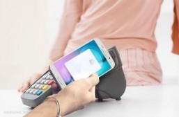 Samsung offers free wireless charger to activations before November 8