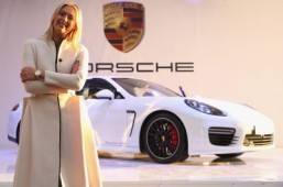 Porsche presents special edition Maria Sharapova Panamera GTS