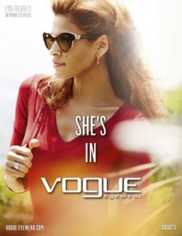 Eva Mendes returns as the face of Vogue Eyewear for the Spring-Summer 2014 season. ©Mario Testino pour Vogue Eyewear