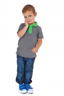 If you're child's shy and less talkative than others, it doesn't necessarily mean he or she is delayed or language deficient, researchers say. ©kaarsten/Shutterstock.com