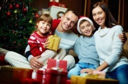 How to take successful family photos at Christmas