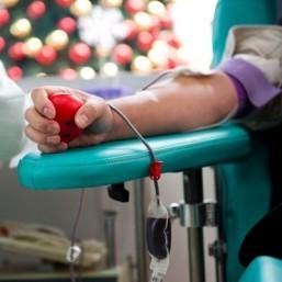 US lifts lifetime ban on gay blood donations