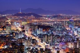Chinese tourists flock to South Korea in record numbers