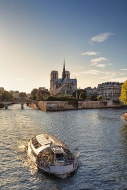 EU tourism hits record in 2014