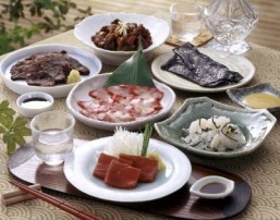 Tokyo district tries to reel in tourists with whale meat