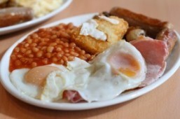 Breakfast-skipping teens should get back on track: study