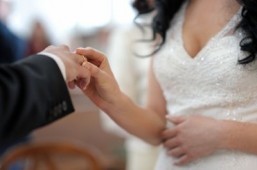 Marriage rate in US plummets