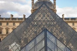 Paris-area museums to reopen Monday afternoon: ministry