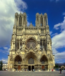 Paris police boost efforts to protect tourists