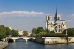 Paris to open online souvenir shop