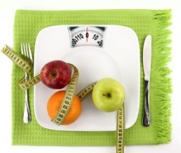 A new study has found that weight gain and weight loss depend on weekday eating habits. © Gts /shutterstock.com