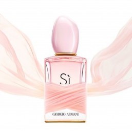 A light and floral take on Giorgio Armani Si