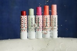 Stradivarius enters makeup market