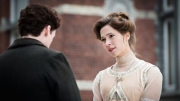 Richard Madden and Rebecca Hall play two illicit lovers in "A promise." ©2014 Mars Distribution. All Rights Reserved.